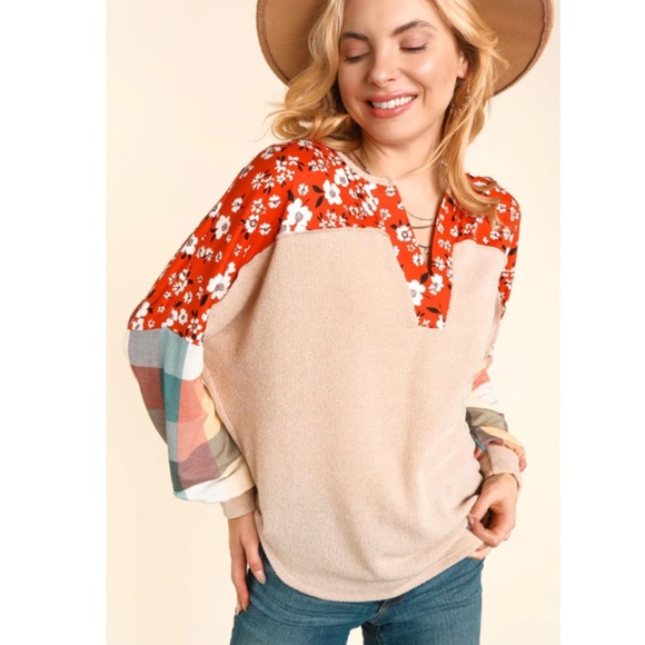Floral Patchwork Beige Top - Picture 2 of 4
